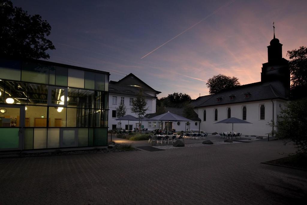 Отель Haus Venusberg Jugendbildungsstaette Бонн Экстерьер фото