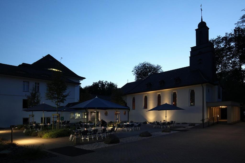 Отель Haus Venusberg Jugendbildungsstaette Бонн Экстерьер фото